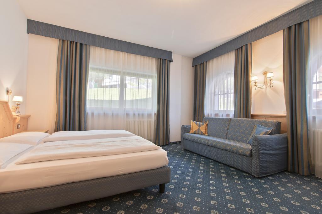 Aparthotel Garni La Dorada Kolfuschg Exterior foto