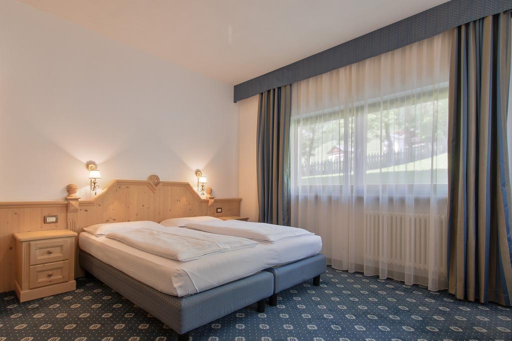 Aparthotel Garni La Dorada Kolfuschg Exterior foto